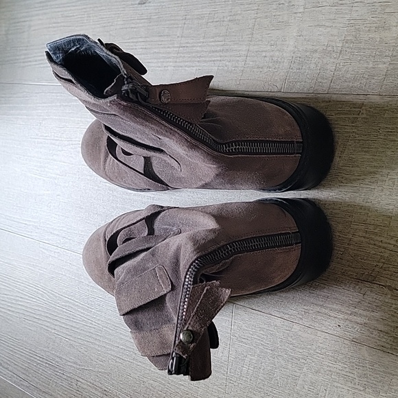 Stuart Weitzman buckle boots size 9 - Picture 3 of 11